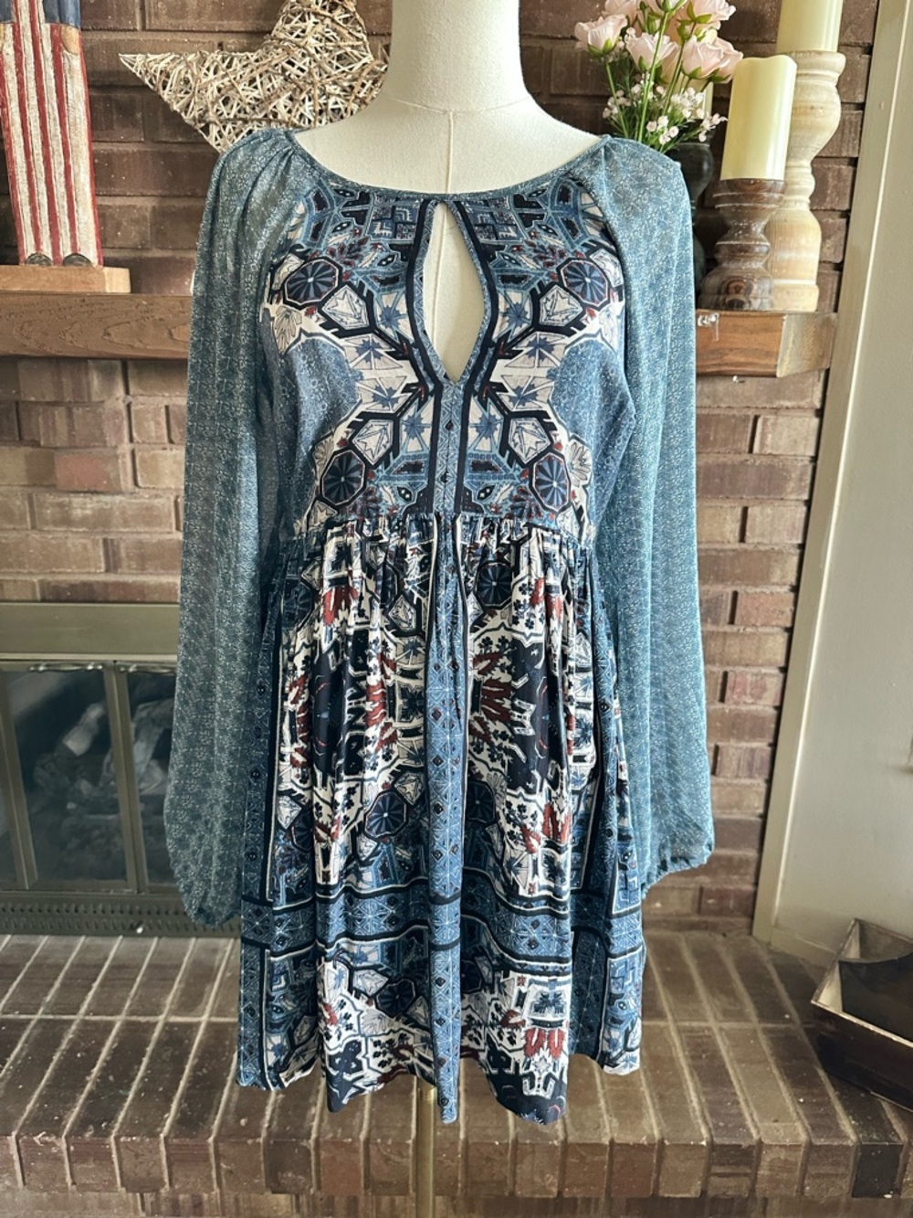 Free People Boho Blue Geometric Keyhole Long Sleeve Mini Dress Size 4 GUC